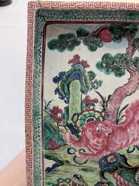 A Chinese enamelled Yixing stoneware rectangular tray with three Buddhist lions, 18/19th C.