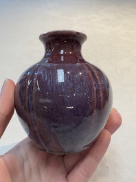 A Chinese flamb&eacute;-glazed 'pomegranate' vase, 18/19th C.