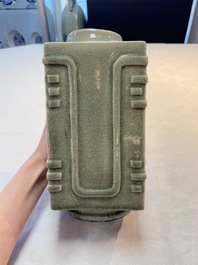 A Chinese celadon-glazed 'cong' vase, 19th C.