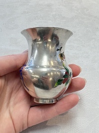A pair of Chinese enamelled silver handled cups, Zu Wen 足紋 mark, 20th C.