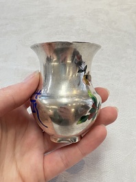 A pair of Chinese enamelled silver handled cups, Zu Wen 足紋 mark, 20th C.
