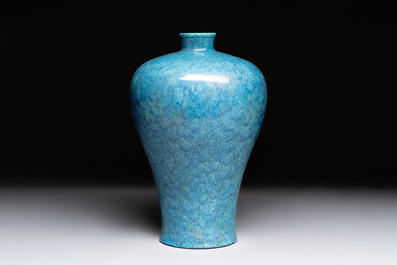 A Chinese robin's egg-glazed &lsquo;meiping&rsquo; vase, 19/20th C.
