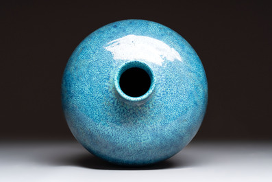 A Chinese robin's egg-glazed &lsquo;meiping&rsquo; vase, 19/20th C.