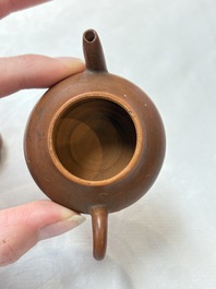 A small Chinese Yixing stoneware covered teapot and two Swatow Yixing-style covered teapots, Yixing Hui Mengchen 宜興惠孟臣製 and Shunji 順記 marks, 19/20th C