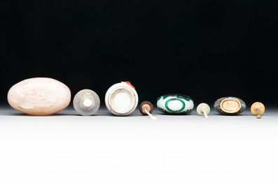 A diverse group of four Chinese snuff bottles, one with Qianlong mark, 19th C.