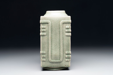 A Chinese celadon-glazed 'cong' vase, 19th C.