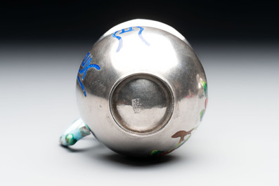 A pair of Chinese enamelled silver handled cups, Zu Wen 足紋 mark, 20th C.