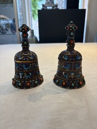 A pair of Chinese precious stone-inset and enamelled gilt-silver filigree bell-form covered boxes, silver mark, 19/20th C.