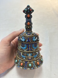 A pair of Chinese precious stone-inset and enamelled gilt-silver filigree bell-form covered boxes, silver mark, 19/20th C.
