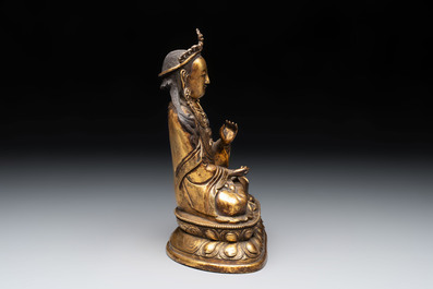 A fine Chinese gilt-bronze Bodhisattva, 18/19th C.