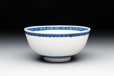 A Chinese blue and white 'sanduo' bowl, Chenghua mark, 18th C.