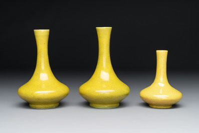 Three Chinese yellow-glazed vases and two turquoise-glazed vases, 19th C.