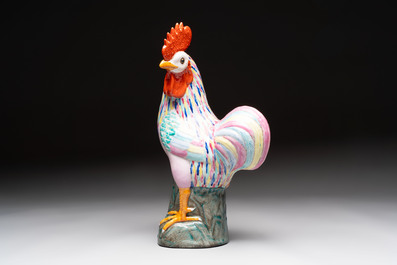 A pair of Chinese famille rose phoenixes and a rooster, Jingdezhen mark, 20th C.