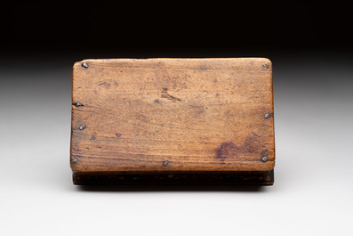 An Ottoman jewellery scale with a wooden box with brass weights, 18/19th C.