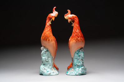 A pair of Chinese famille rose phoenixes and a rooster, Jingdezhen mark, 20th C.