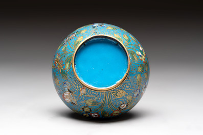 A pair of Chinese cloisonn&eacute; candlesticks and three vases, 19/20th C.
