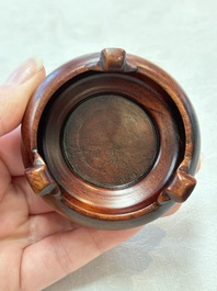 Six Chinese green-glazed wares, with four wooden stands, Chenghua mark, 19/20th C.