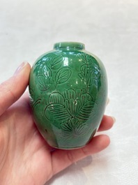 Six Chinese green-glazed wares, with four wooden stands, Chenghua mark, 19/20th C.