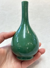 Six Chinese green-glazed wares, with four wooden stands, Chenghua mark, 19/20th C.