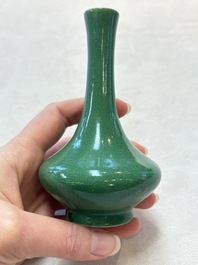 Six Chinese green-glazed wares, with four wooden stands, Chenghua mark, 19/20th C.