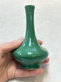 Six Chinese green-glazed wares, with four wooden stands, Chenghua mark, 19/20th C.