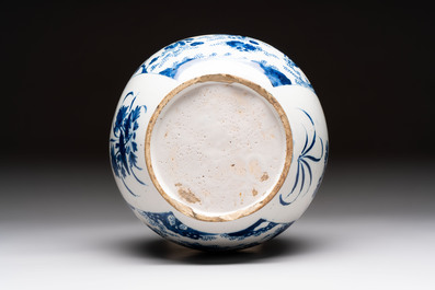 A blue and white Dutch Delft chinoiserie Transitional-style bottle vase, 18th C.