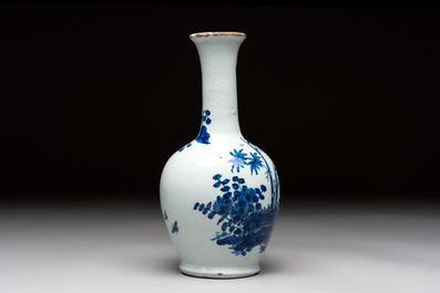 Two blue and white Dutch Delft chinoiserie vases, 17/18th C.