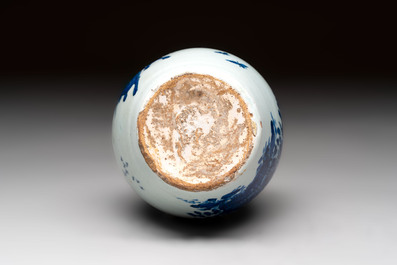 Two blue and white Dutch Delft chinoiserie vases, 17/18th C.