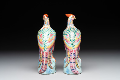 A pair of Chinese famille rose models of pheasants, 18/19th C.