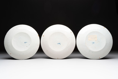 Six polychrome Dutch Delft 'lightning' plates, 18th C.