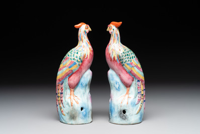 A pair of Chinese famille rose models of pheasants, 18/19th C.