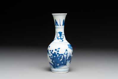 A small Chinese blue and white bottle vase with narrative design, Transitional period