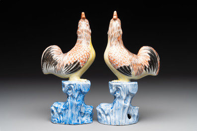 A pair of Chinese polychrome-glazed models of roosters, 18/19th C.