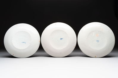 Six polychrome Dutch Delft 'lightning' plates, 18th C.