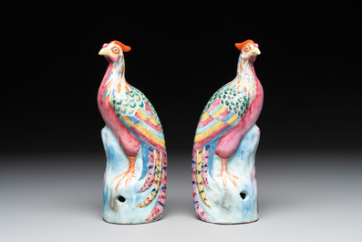 A pair of Chinese famille rose models of pheasants, 18/19th C.