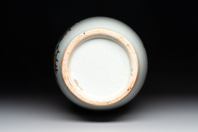 Two Chinese famille rose vases and a hexagonal hat stand, signed Qun Yi Hua Guan 群益畫館, Li Quanchang 李詮昌 and Cai Yun Xuan 彩雲軒, 19/20th C.