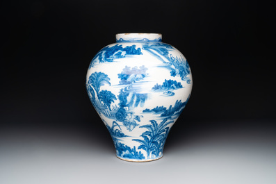 A large blue and white Dutch Delft chinoiserie baluster vase in Transitional style, 2nd half 17th C.