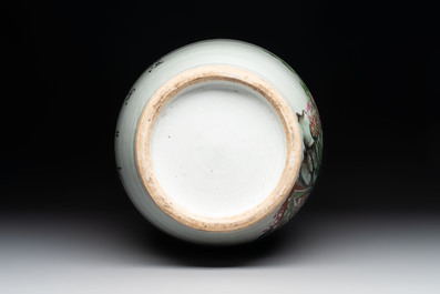 Two Chinese famille rose vases and a hexagonal hat stand, signed Qun Yi Hua Guan 群益畫館, Li Quanchang 李詮昌 and Cai Yun Xuan 彩雲軒, 19/20th C.