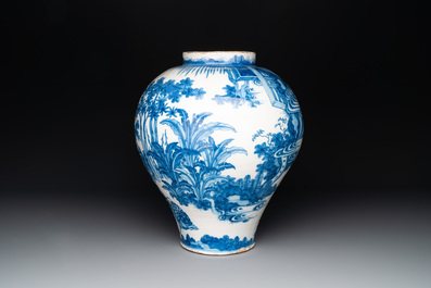 A large blue and white Dutch Delft chinoiserie baluster vase in Transitional style, 2nd half 17th C.