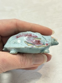 A Chinese jun-type purple-splashed model of a turtle, 17/18th C.