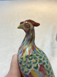 A pair of Chinese famille rose models of pheasants, 18/19th C.