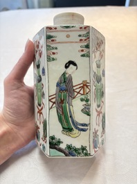 A Chinese famille verte hexagonal tea caddy and cover, 18/19th C.