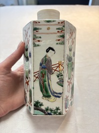 A Chinese famille verte hexagonal tea caddy and cover, 18/19th C.