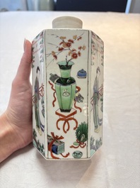 A Chinese famille verte hexagonal tea caddy and cover, 18/19th C.