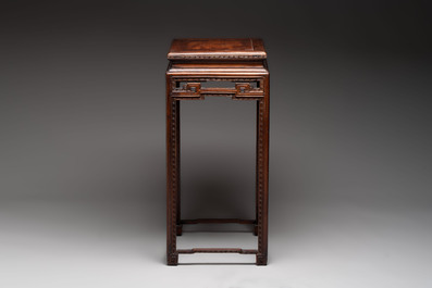 Two Chinese hongmu stands, 19th C.