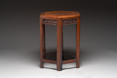Two Chinese hongmu stands, 19th C.