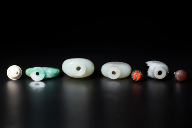 Seven Chinese jade and jadeite snuff bottles, 19th C.