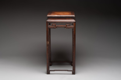 Two Chinese hongmu stands, 19th C.