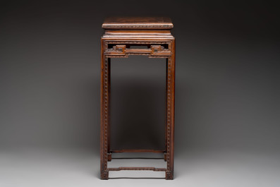 Two Chinese hongmu stands, 19th C.