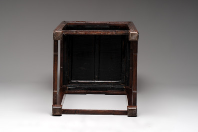 Two Chinese hongmu stands, 19th C.